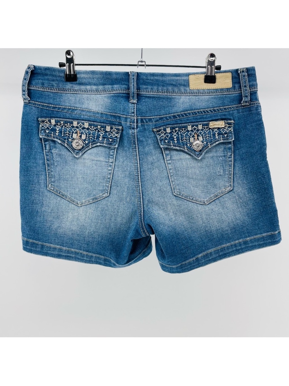 Seven7 Medium Wash Denim Shorts, Embroidered Flap Pockets, Stretch, Women’s 8
